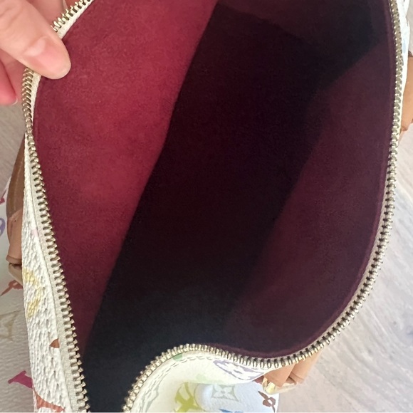 Louis Vuitton Speedy 30 Bag in Multicolored White. - Picture 13 of 14